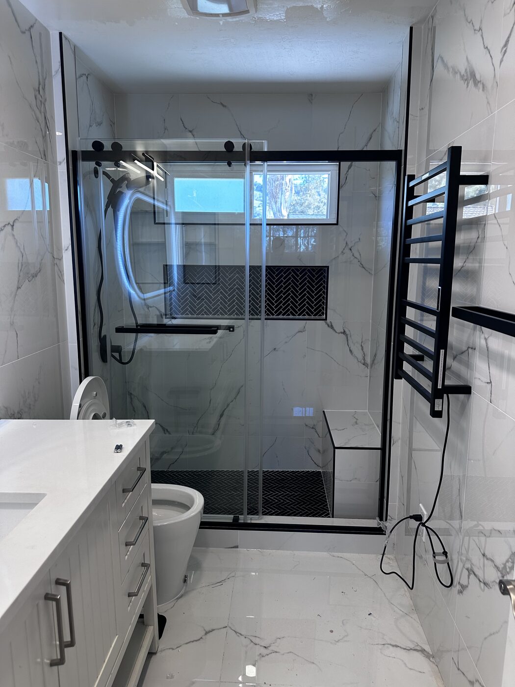 Black-frame glass shower